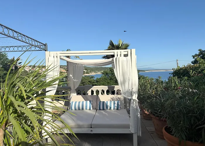 Pavi Luxury With A Private Pool